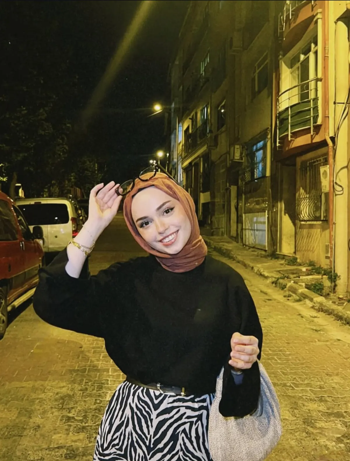 ÖĞRENCİ ÇİSEM - Ataşehir